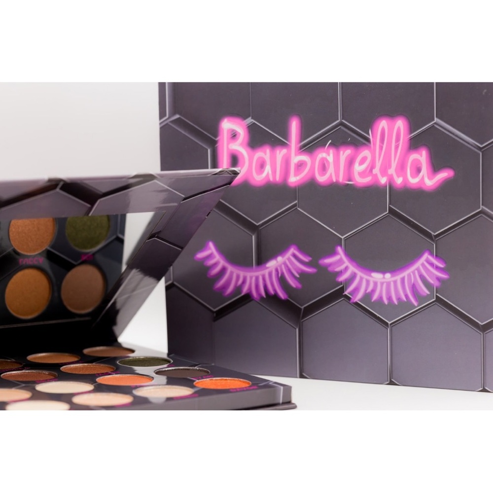 New Bee beauty eye shadow palette